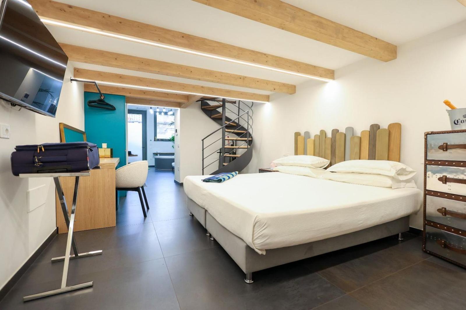 J Luxury Home Тропеа Екстериор снимка
